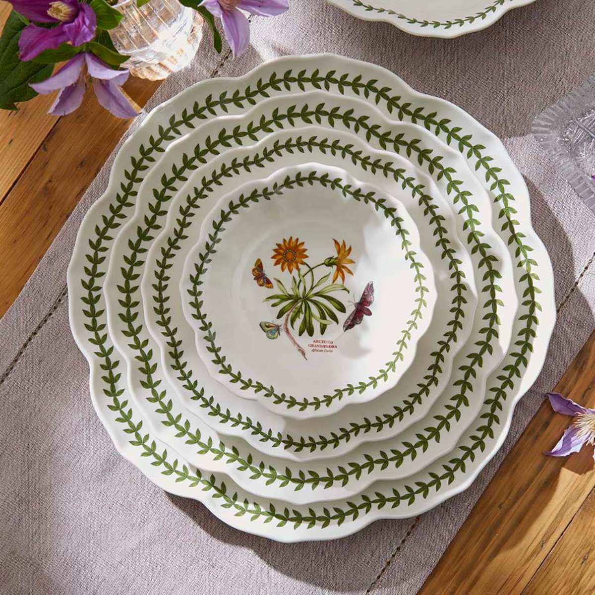 Botanic Garden Lotus Blossom  9" Bowl - Manchineel Tree S/4